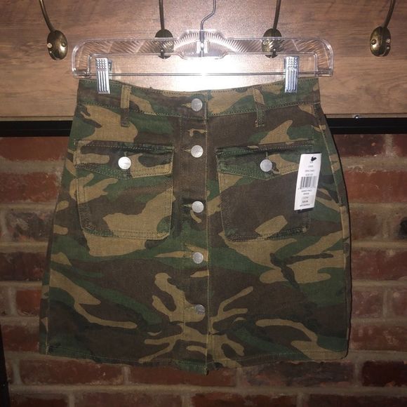 NWT Lea & Viola Camo Mini Skirt - Sz XS - Picture 1 of 16